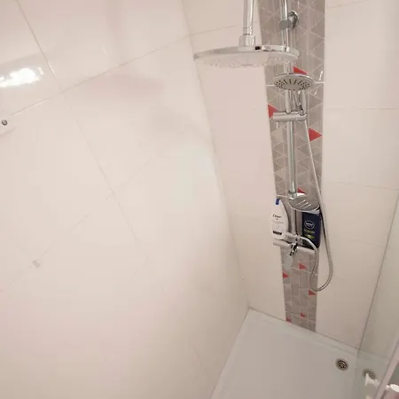 Apartment Victoria Avenue *