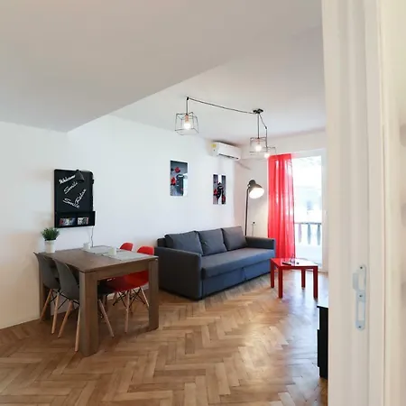 Apartment Victoria Avenue *