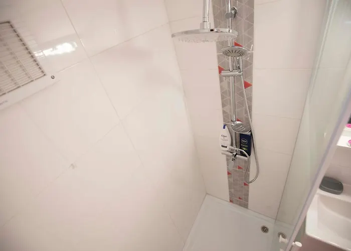 아파트 Victoria Avenue *